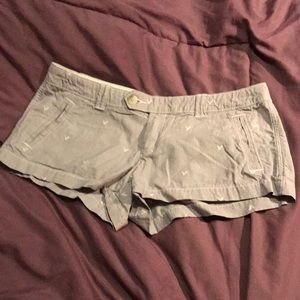 Black and white American Eagle Outfitters 6